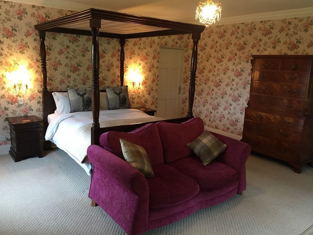 ไฮแลนด์ แบร์ ลอดจ์ แอนด์ ลักชัวรี แบร์ ฮัท Bed & Breakfast ดรัมนาดรอคิท ภายนอก รูปภาพ